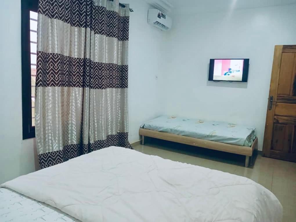 Mb Properties - Brufut Garden Apartments מראה חיצוני תמונה